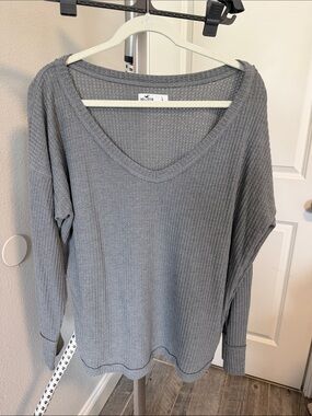 Hollister Gray Waffle-Knit V-Neck Pullover